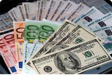 На фоне снижения цен на нефть в мире, в России теряет позиции рубль На фоне снижения цен на нефть в мире, в России теряет позиции рубль